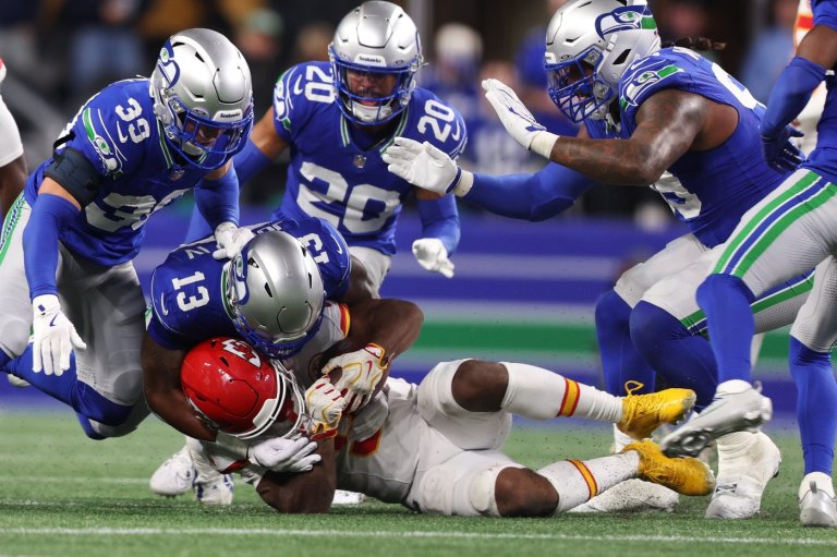 Chiefs running back Kenneth Walker struggles against Seahawks in Seattle return | iNFOnews.ca