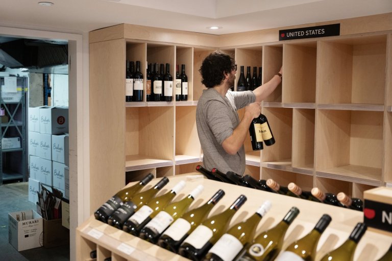 As U.S. wine sales in Canada plummet, local wineries look to capitalize on market gap | iNFOnews.ca