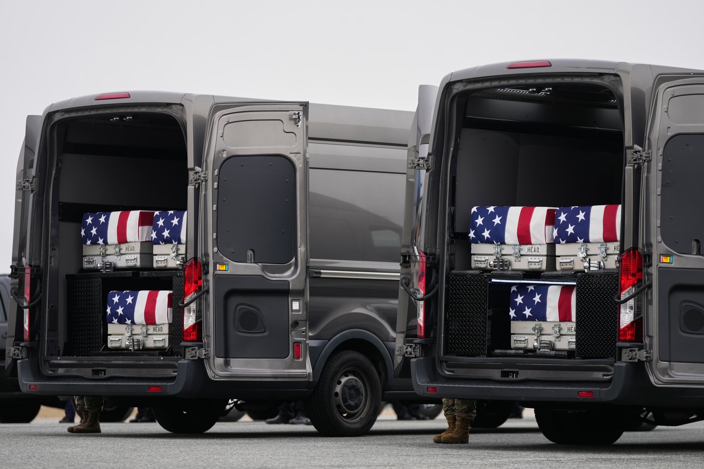 Photos show dignified transfer for 6 US soldiers killed in the war in the Middle East | iNFOnews.ca