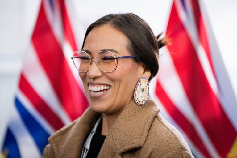 CP NewsAlert: Another B.C. Conservative MLA leaves caucus with Warbus departure | iNFOnews.ca