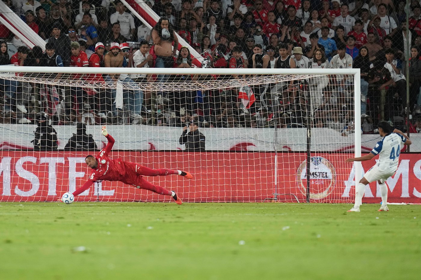 Palmeiras survive a late collapse, win shootout to reach Copa Libertadores semifinals | iNFOnews.ca Palmeiras survive a late collapse, win shootout to reach Copa Libertadores semifinals | iNFOnews.ca