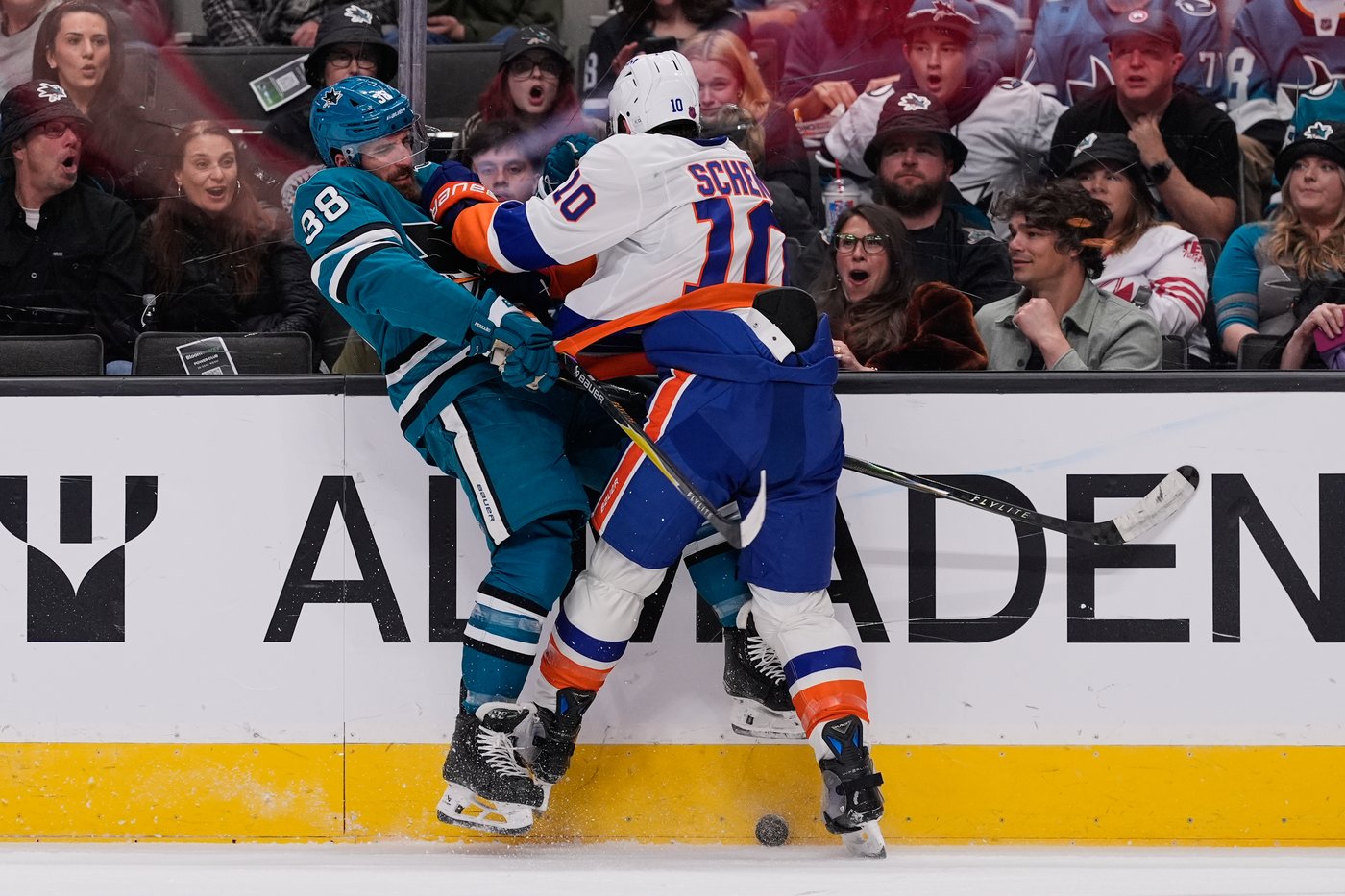 Horvat scores winner in OT as Islanders edge Sharks 2-1 | iNFOnews.ca