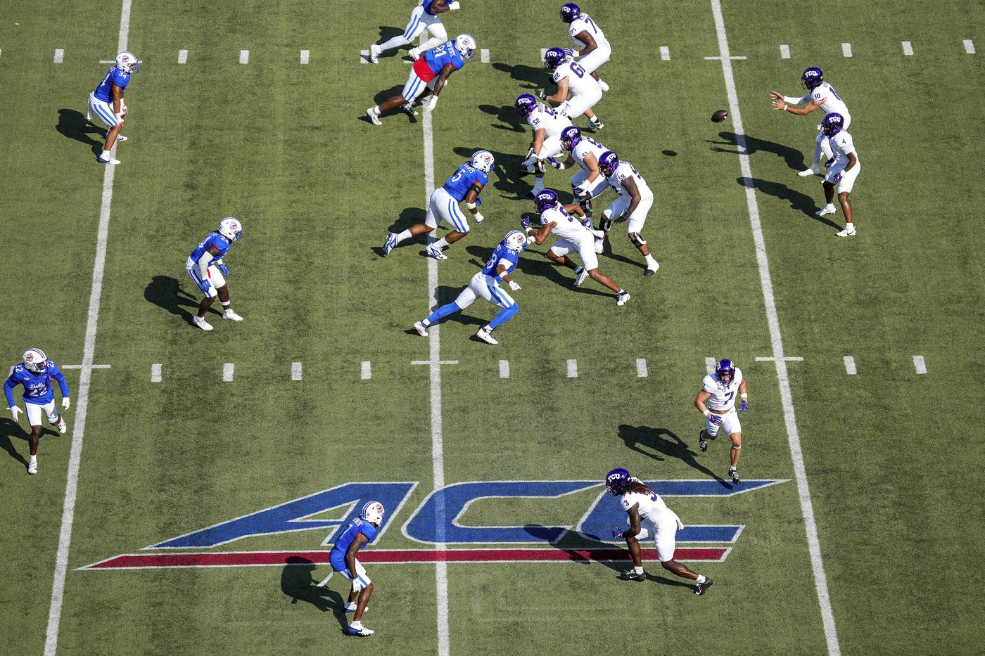 SMU gets 4 TDs from Smith and three more with offense watching, beats TCU 66-42 after Dykes ejected | iNFOnews.ca