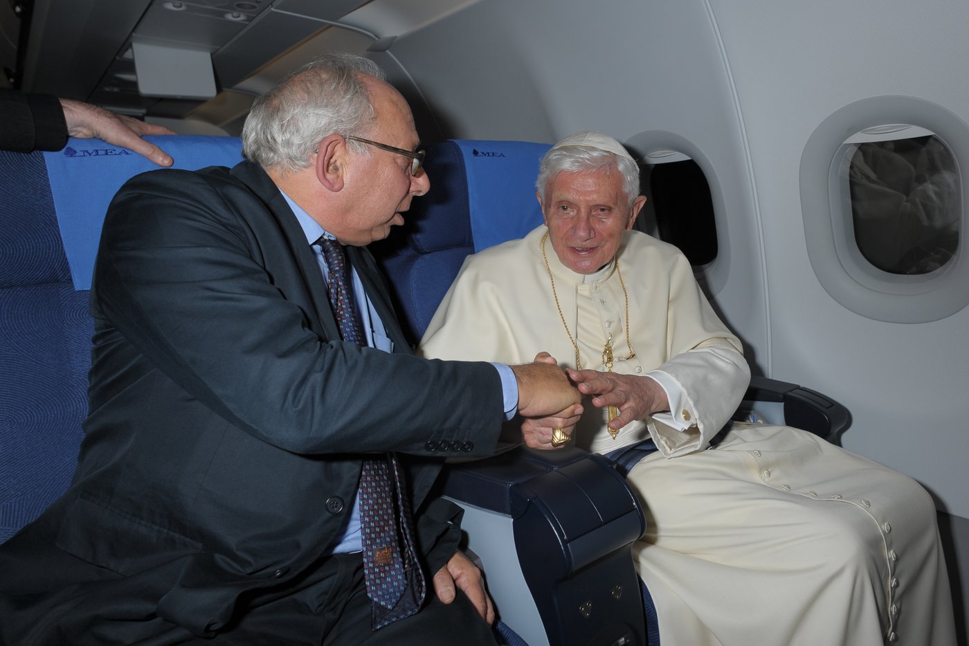 Longtime AP Rome bureau chief Victor Simpson, who covered 5 popes, dies at 84 | iNFOnews.ca