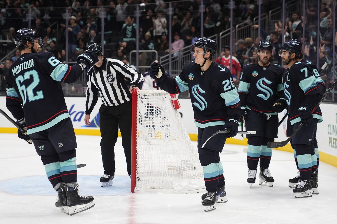 Kraken score twice in 10 seconds, defeat Blue Jackets 5-2 | iNFOnews.ca