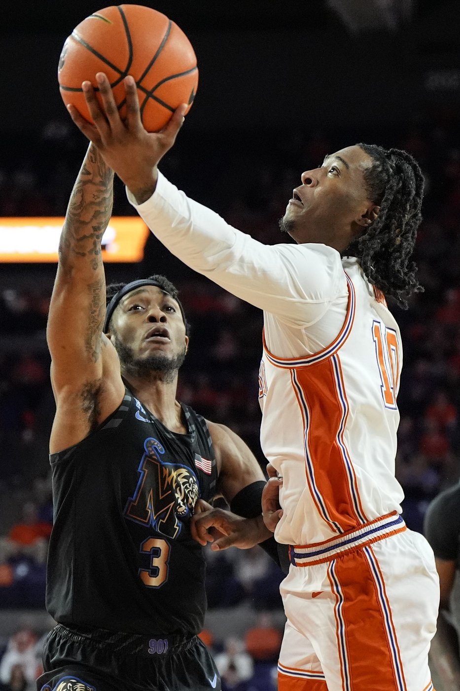 Hunter's 3-point shooting leads Memphis to 87-82 OT win at No. 16 Clemson | iNFOnews.ca Hunter's 3-point shooting leads Memphis to 87-82 OT win at No. 16 Clemson | iNFOnews.ca