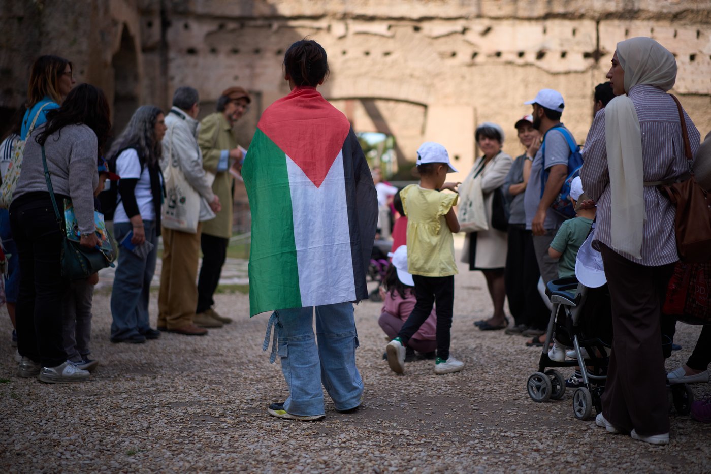Families evacuated from Gaza enjoy a day to decompress at Rome's ancient baths | iNFOnews.ca Families evacuated from Gaza enjoy a day to decompress at Rome's ancient baths | iNFOnews.ca