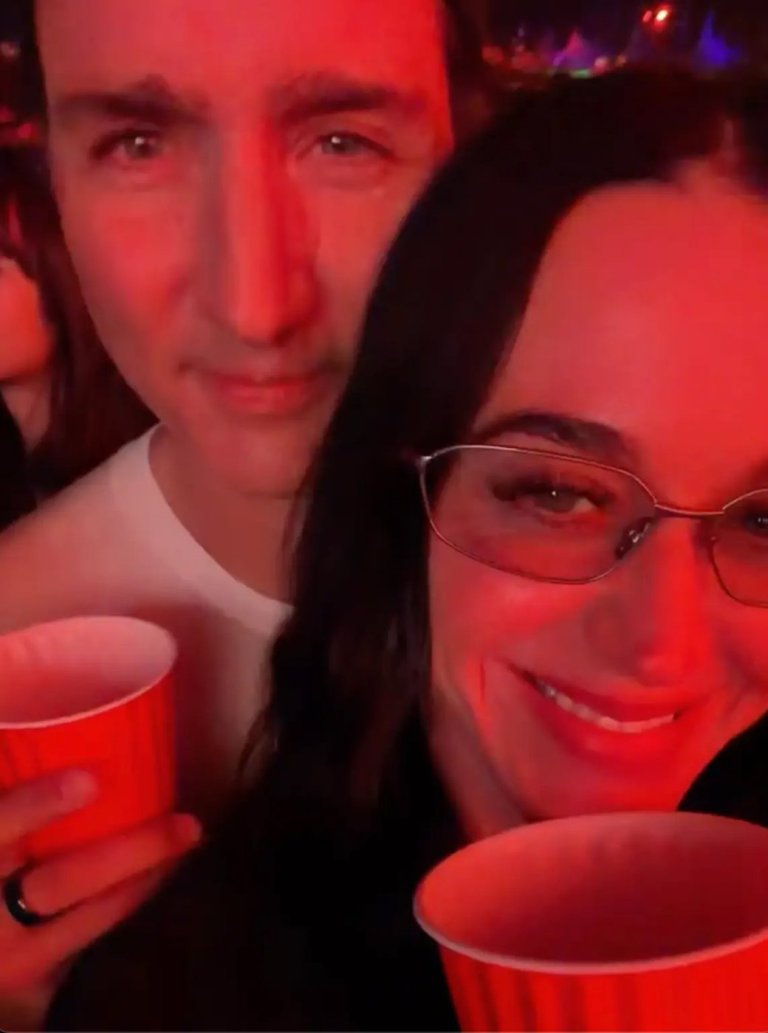 Katy Perry shares photos of Justin Trudeau at Coachella | iNFOnews.ca