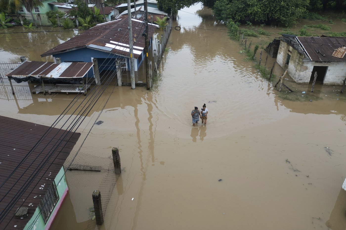 Tropical Storm Sara weakens to tropical depression after making landfall in Belize | iNFOnews.ca