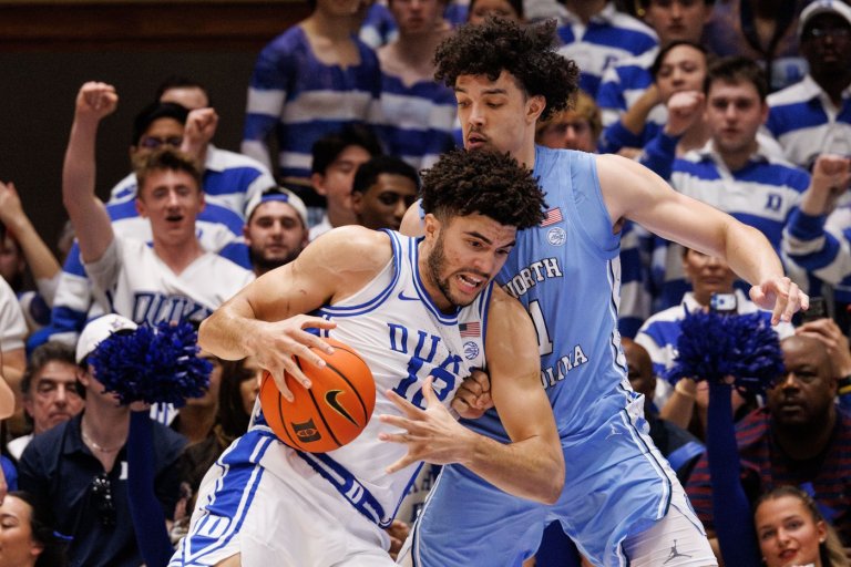Boozer, No. 1 Duke take over after halftime to beat 17th-ranked rival North Carolina 76-61 | iNFOnews.ca