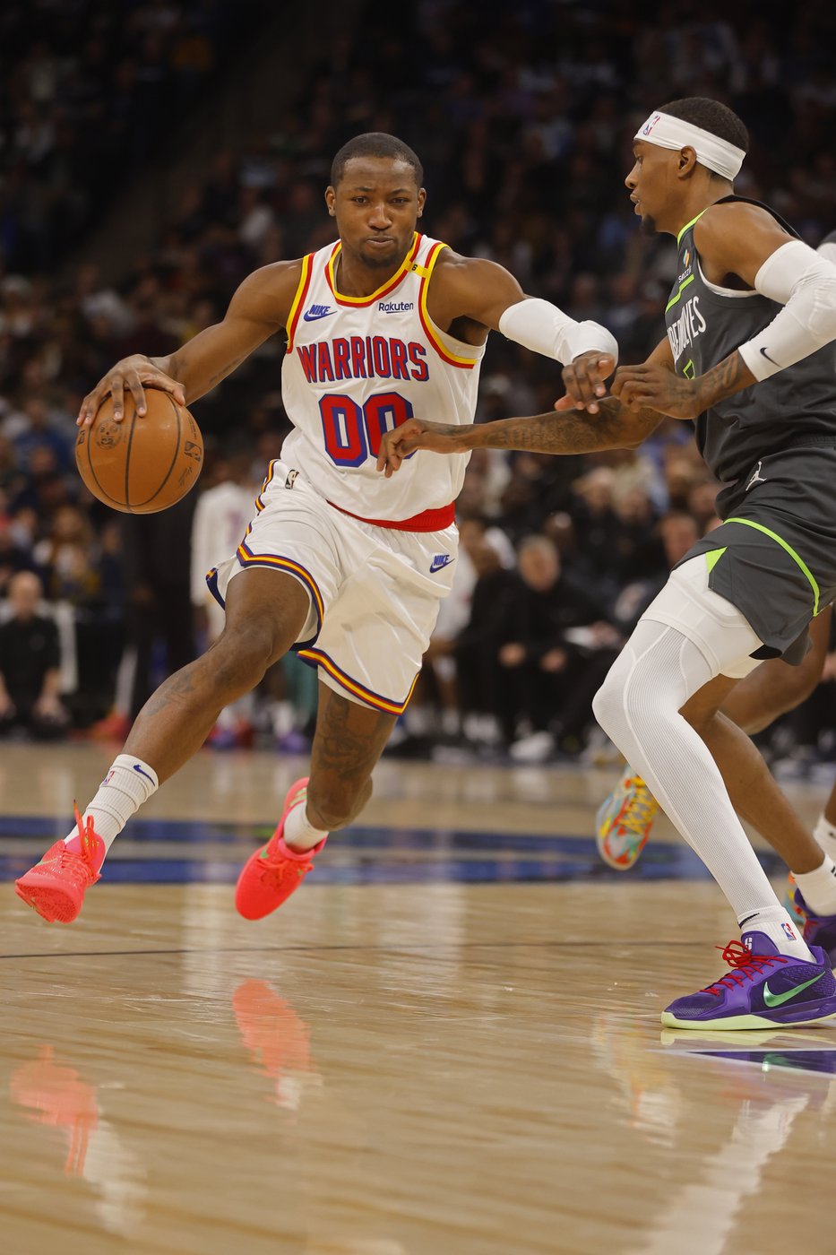 Curry scores 31, makes 7 3-pointers in Warriors' 113-103 win over Timberwolves | iNFOnews.ca