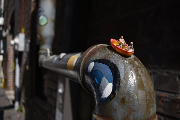Miniature art transforms an alley into a surrealist wonderland at 'Mississippi's Tiniest Museum' | iNFOnews.ca