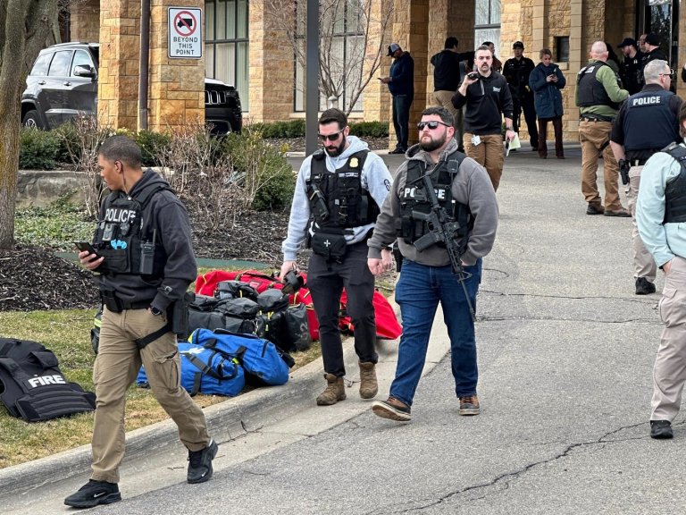 Armed man rammed vehicle into Michigan synagogue and was fatally shot by security, AP source says | iNFOnews.ca