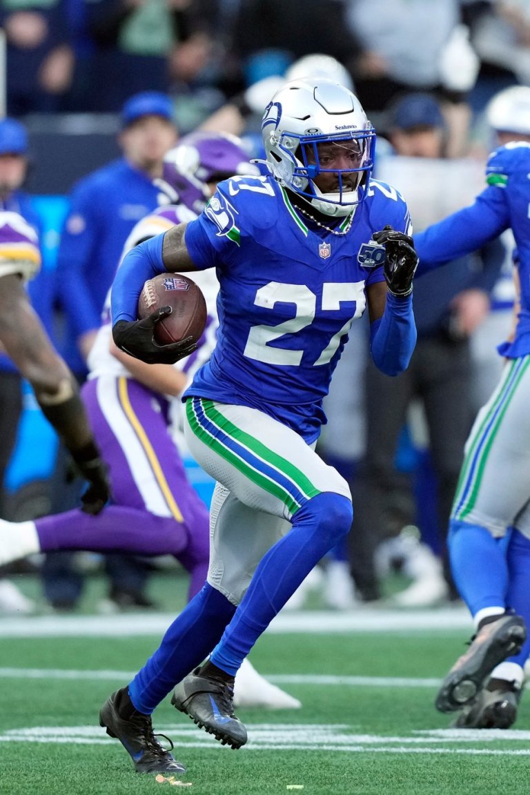 Seattle's defense is peaking at the right time as the Seahawks compete for the NFC West title | iNFOnews.ca