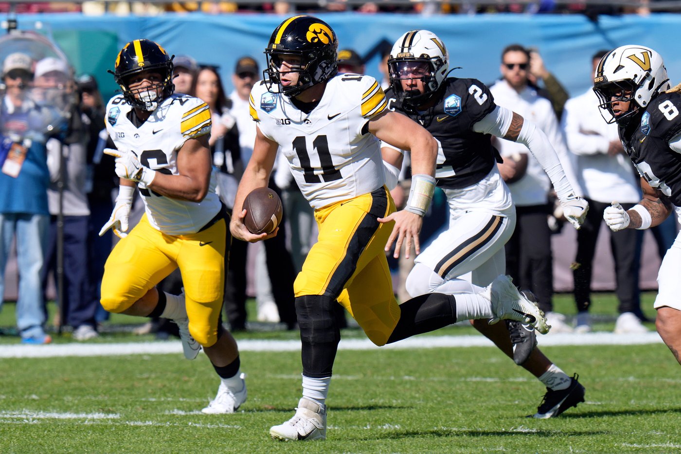 Vanderbilt punter's illegal kick sets up Iowa for an easy touchdown in ReliaQuest Bowl | iNFOnews.ca