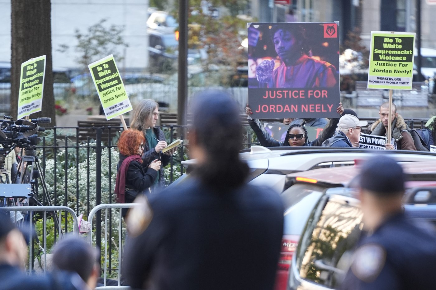 Potential jurors in subway chokehold death trial are asked about their own transit use | iNFOnews.ca