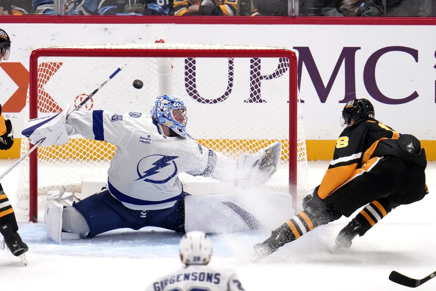 Brayden Point's OT winner helps Lightning rally past Penguins, 3-2 | iNFOnews.ca
