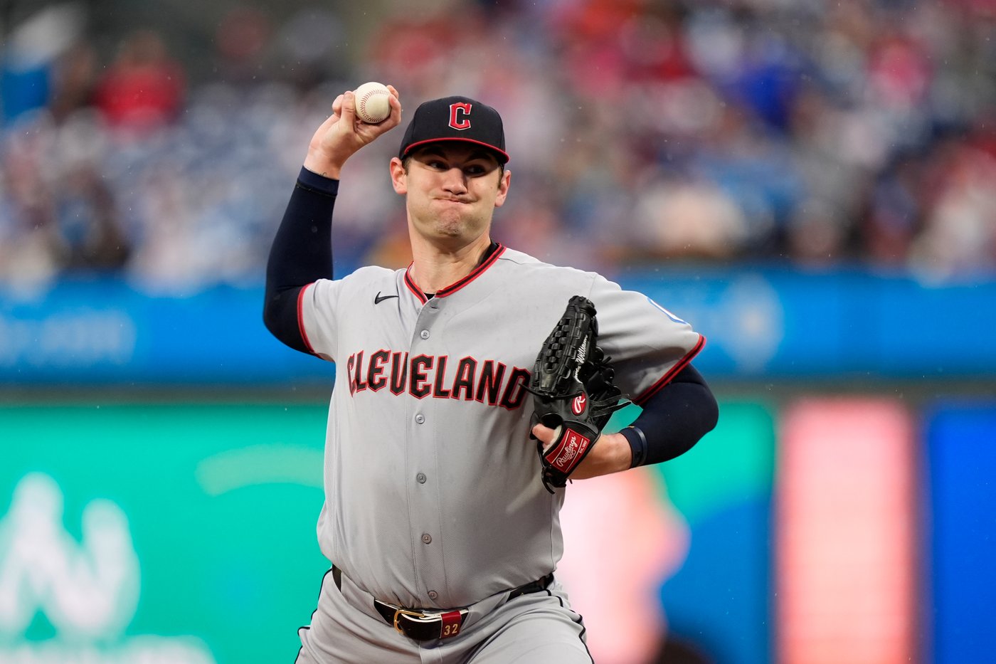 Williams goes pitch-for-pitch against Phillies' ace Sánchez. Both were sharp in Cleveland's 1-0 win | iNFOnews.ca