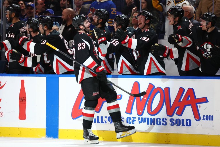 Samuelsson's three-point game leads Sabres to 8th straight win, 4-1 over Bruins | iNFOnews.ca