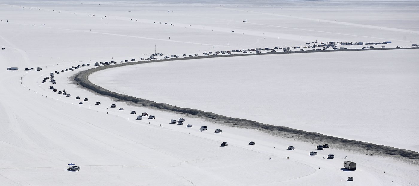Driver attempting to set a record at Utah’s Bonneville Salt Flats dies after losing control | iNFOnews.ca Driver attempting to set a record at Utah’s Bonneville Salt Flats dies after losing control | iNFOnews.ca