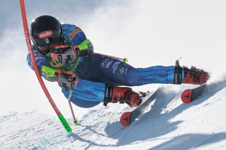 Shiffrin leads giant slalom after first run as ski racing season starts in Austria | iNFOnews.ca