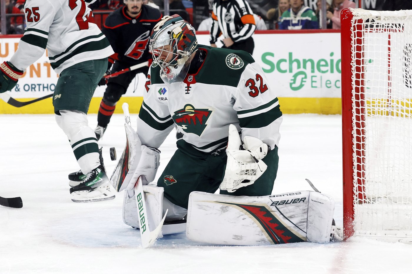 Filip Gustavsson makes 20 saves in the Wild's 4-0 victory over the Hurricanes | iNFOnews.ca