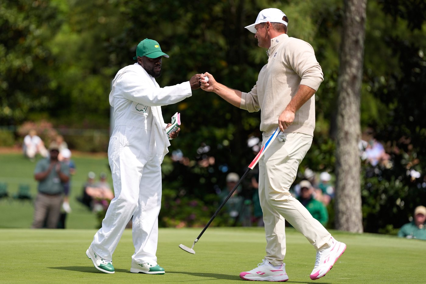 Kevin Hart and Jason Kelce are among the celebrity caddies at Augusta National's Par 3 Contest | iNFOnews.ca Kevin Hart and Jason Kelce are among the celebrity caddies at Augusta National's Par 3 Contest | iNFOnews.ca