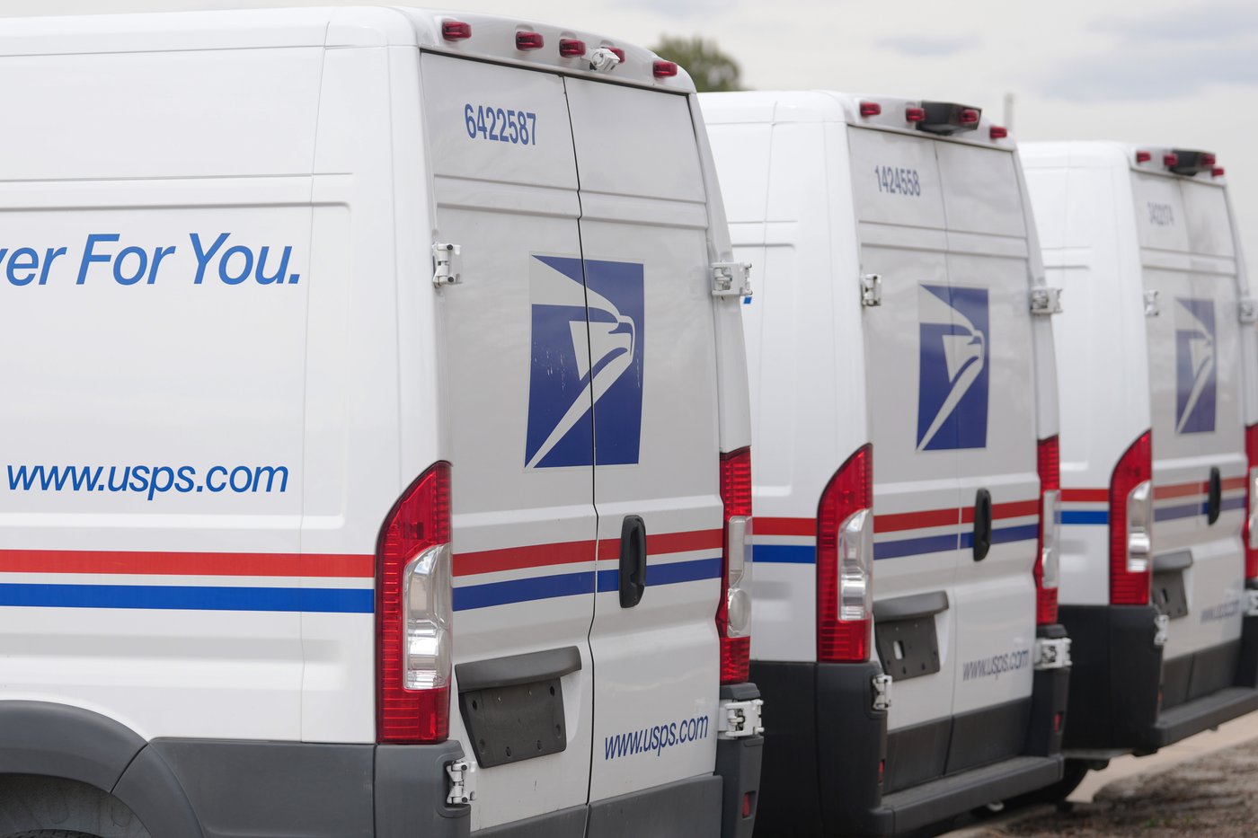 USPS considers allowing people to ship handguns through the mail | iNFOnews.ca