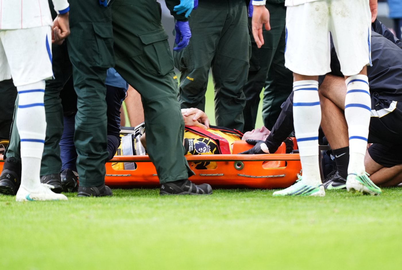 Chelsea goalkeeper Martinez says he'll be back playing in a few weeks after a head clash | iNFOnews.ca Chelsea goalkeeper Martinez says he'll be back playing in a few weeks after a head clash | iNFOnews.ca