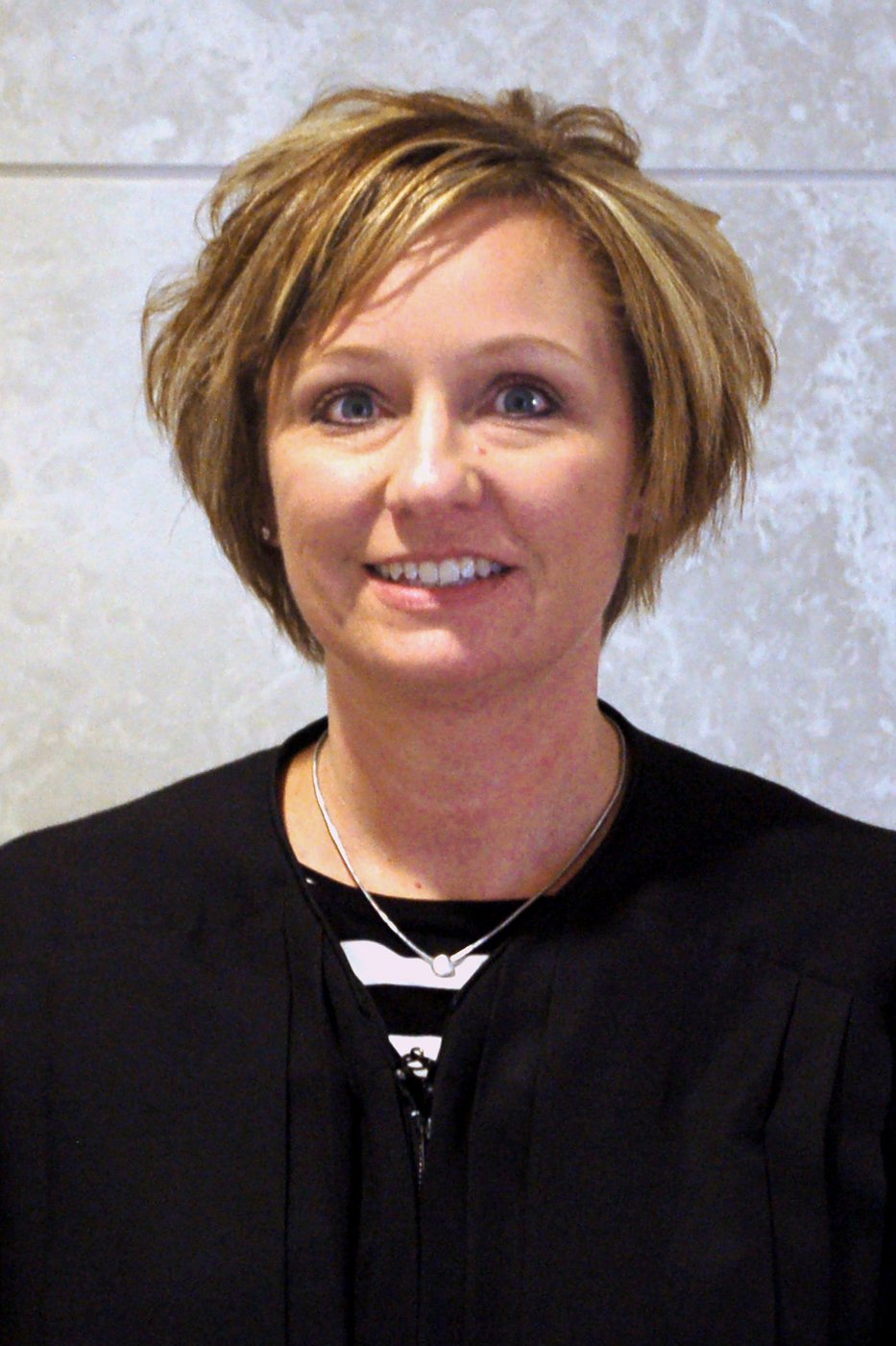 Powerful Iowa judge charged with OWI after witnesses say she drove wrong way on highway | iNFOnews.ca Powerful Iowa judge charged with OWI after witnesses say she drove wrong way on highway | iNFOnews.ca