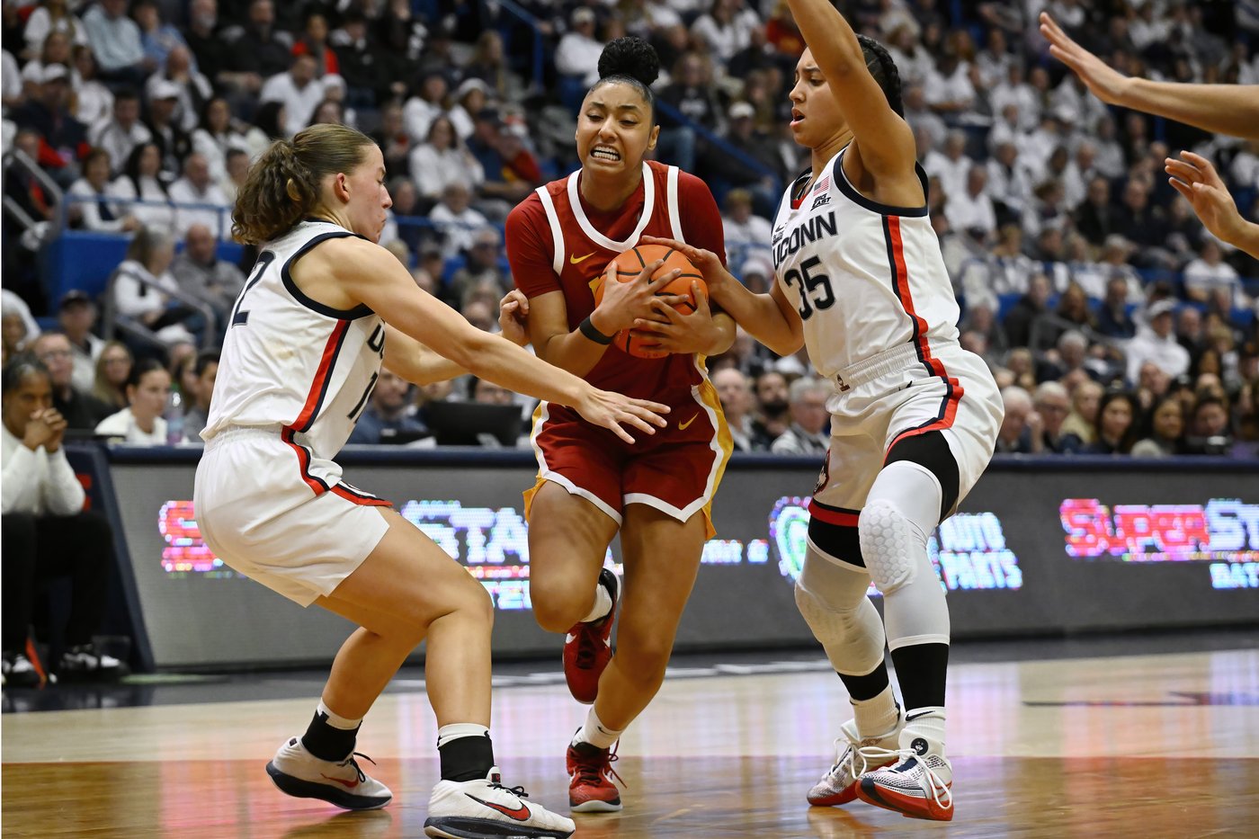 JuJu Watkins and No. 7 USC hold off Paige Bueckers and fourth-ranked UConn 72-70 | iNFOnews.ca JuJu Watkins and No. 7 USC hold off Paige Bueckers and fourth-ranked UConn 72-70 | iNFOnews.ca