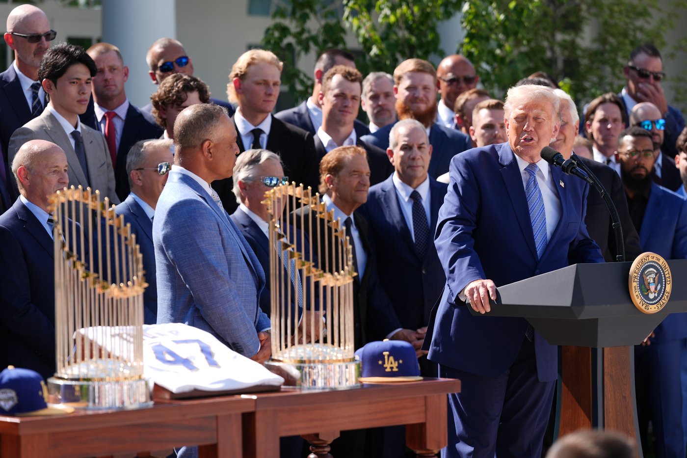 Trump fetes Dodgers at the White House again, saying the team is 'one of the great brands' | iNFOnews.ca Trump fetes Dodgers at the White House again, saying the team is 'one of the great brands' | iNFOnews.ca