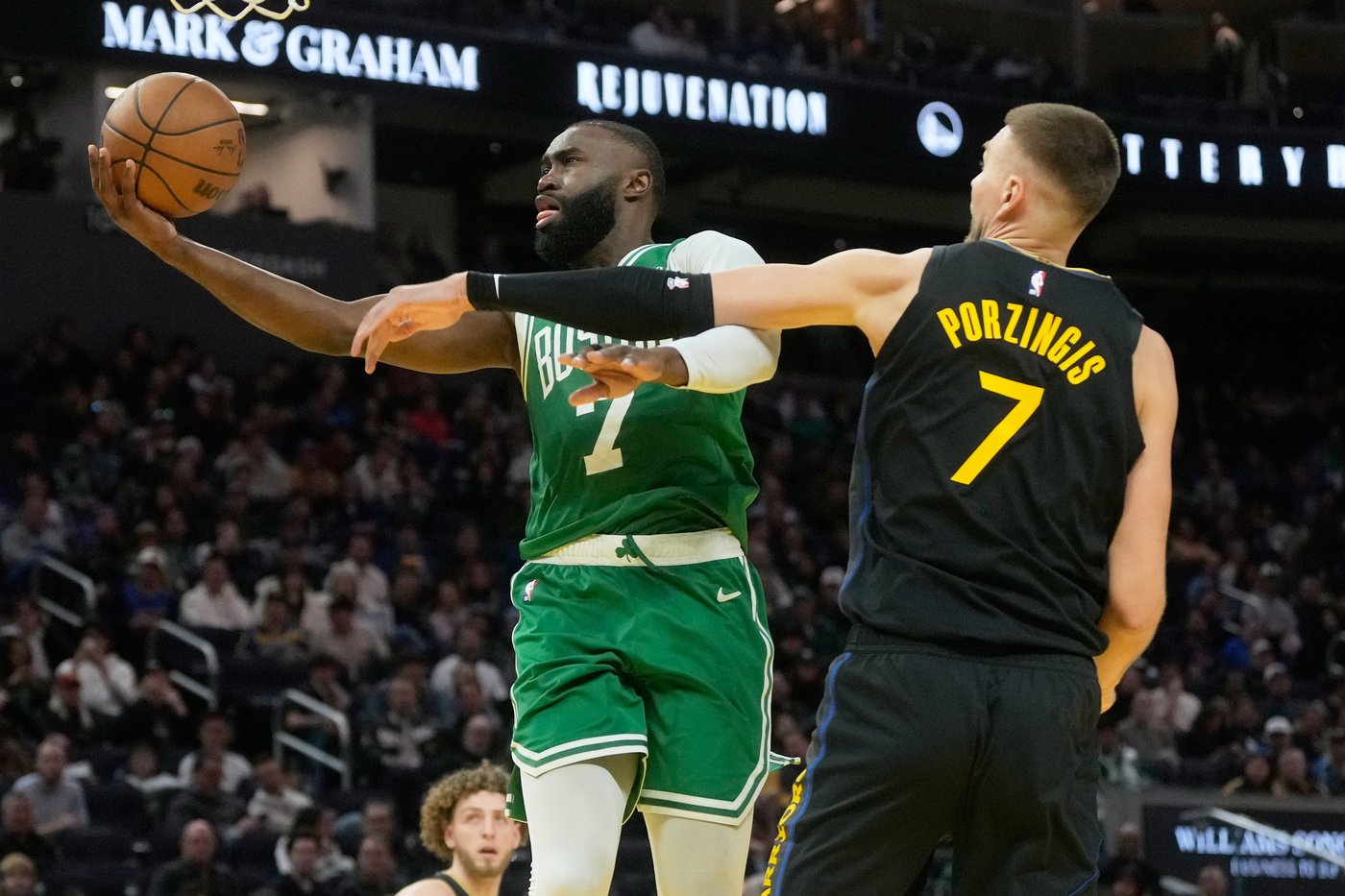Warriors center Porzingis misses 5th straight game with illness coach Steve Kerr calls "mysterious" | iNFOnews.ca