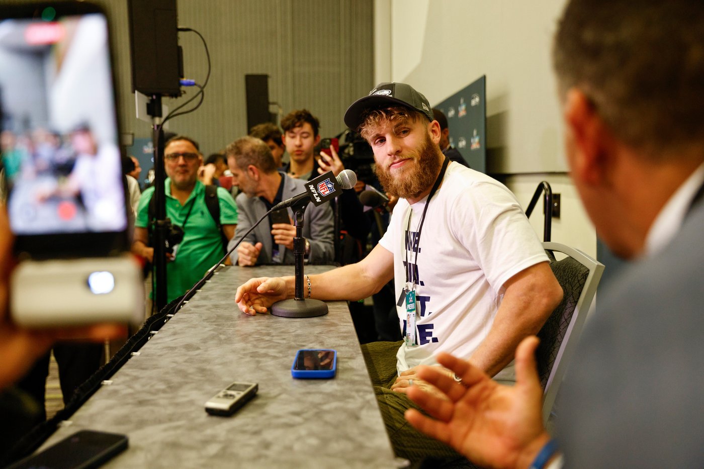 WR Cooper Kupp leading the way on, off the field for Seahawks ahead of Super Bowl | iNFOnews.ca