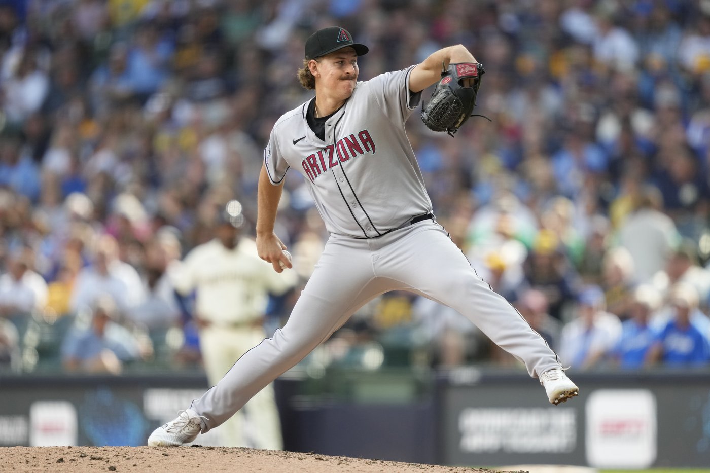 Diamondbacks reliever Rashi shines in long-awaited MLB debut with save against MLB-best Brewers | iNFOnews.ca