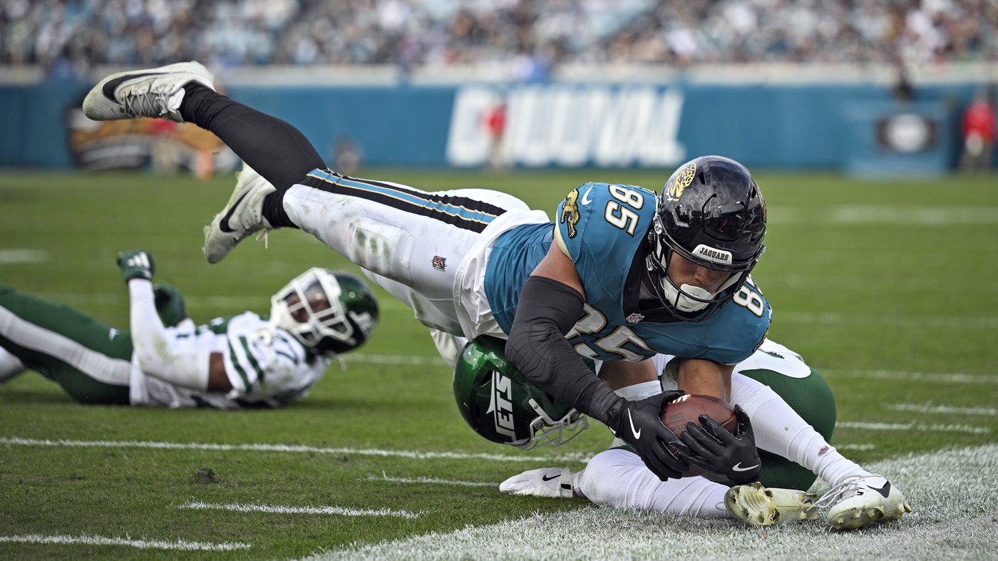 Fantasy plays: Players to start and sit for NFL Week 16 | iNFOnews.ca