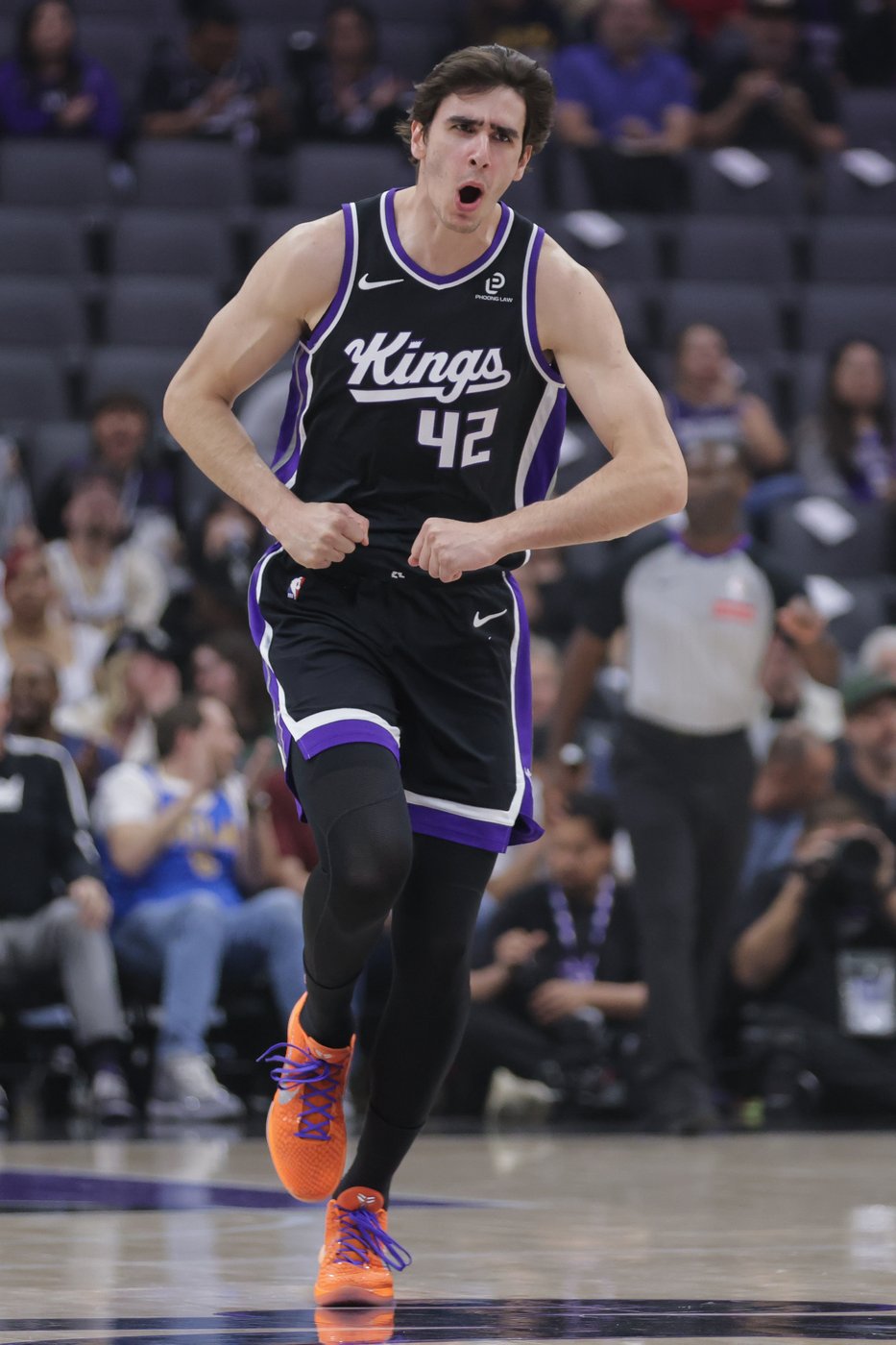 Carter erupts for career-best 24 points to lead Kings to 114-109 comeback win over Pacers | iNFOnews.ca