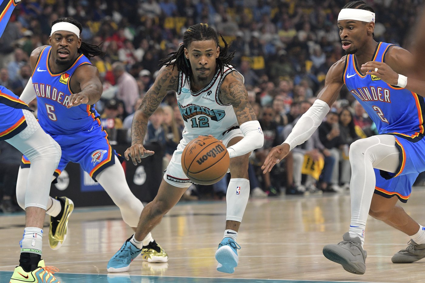Grizzlies guard Ja Morant exits playoff game vs Thunder with left hip contusion after hard fall | iNFOnews.ca