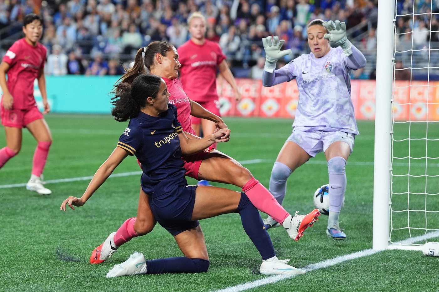 The Courage shut out the Reign 1-0 to climb above playoff line | iNFOnews.ca The Courage shut out the Reign 1-0 to climb above playoff line | iNFOnews.ca