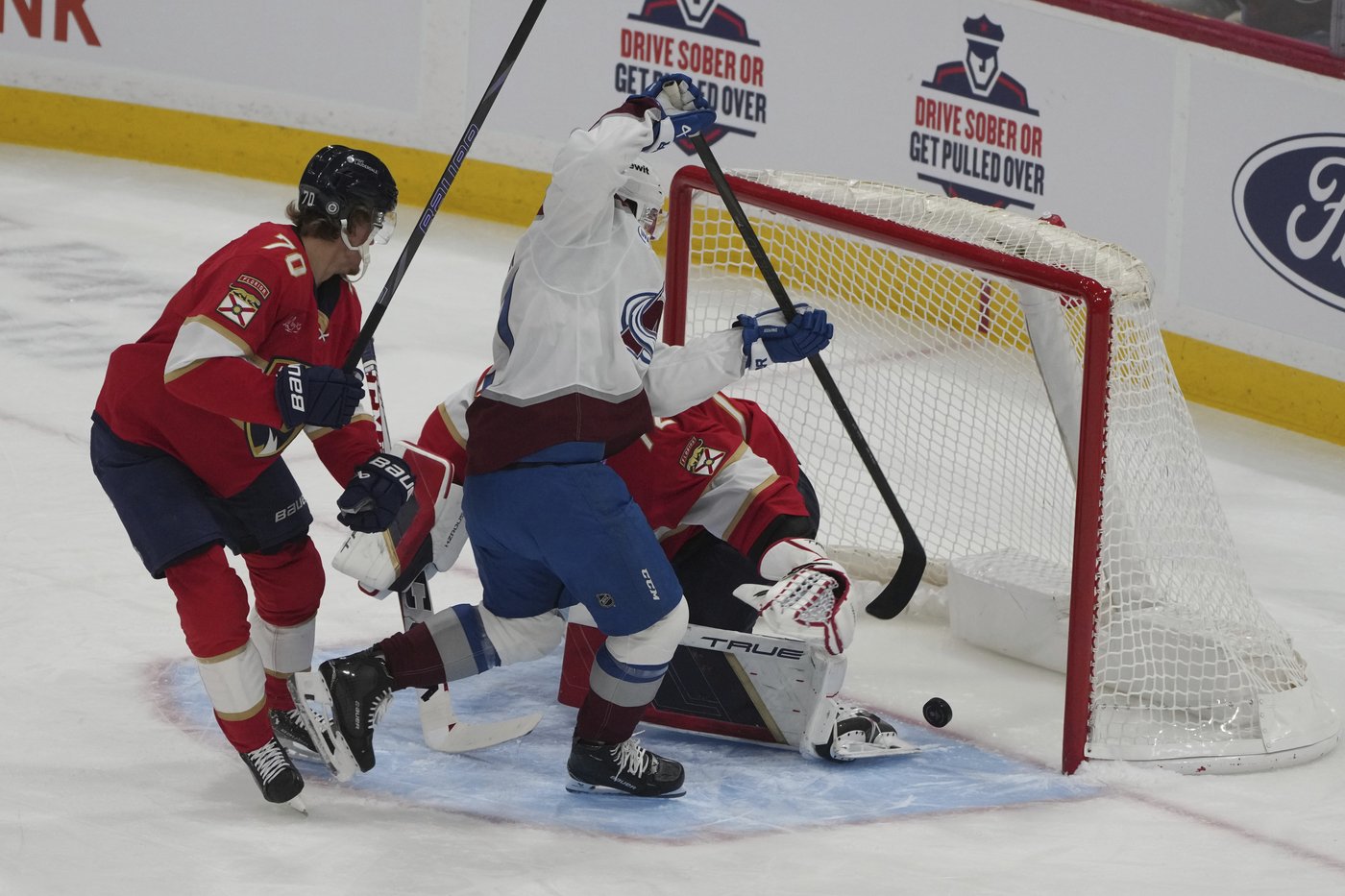 Drouin scores his first 2 goals of season, Avs beat slumping Panthers 7-4 | iNFOnews.ca Drouin scores his first 2 goals of season, Avs beat slumping Panthers 7-4 | iNFOnews.ca