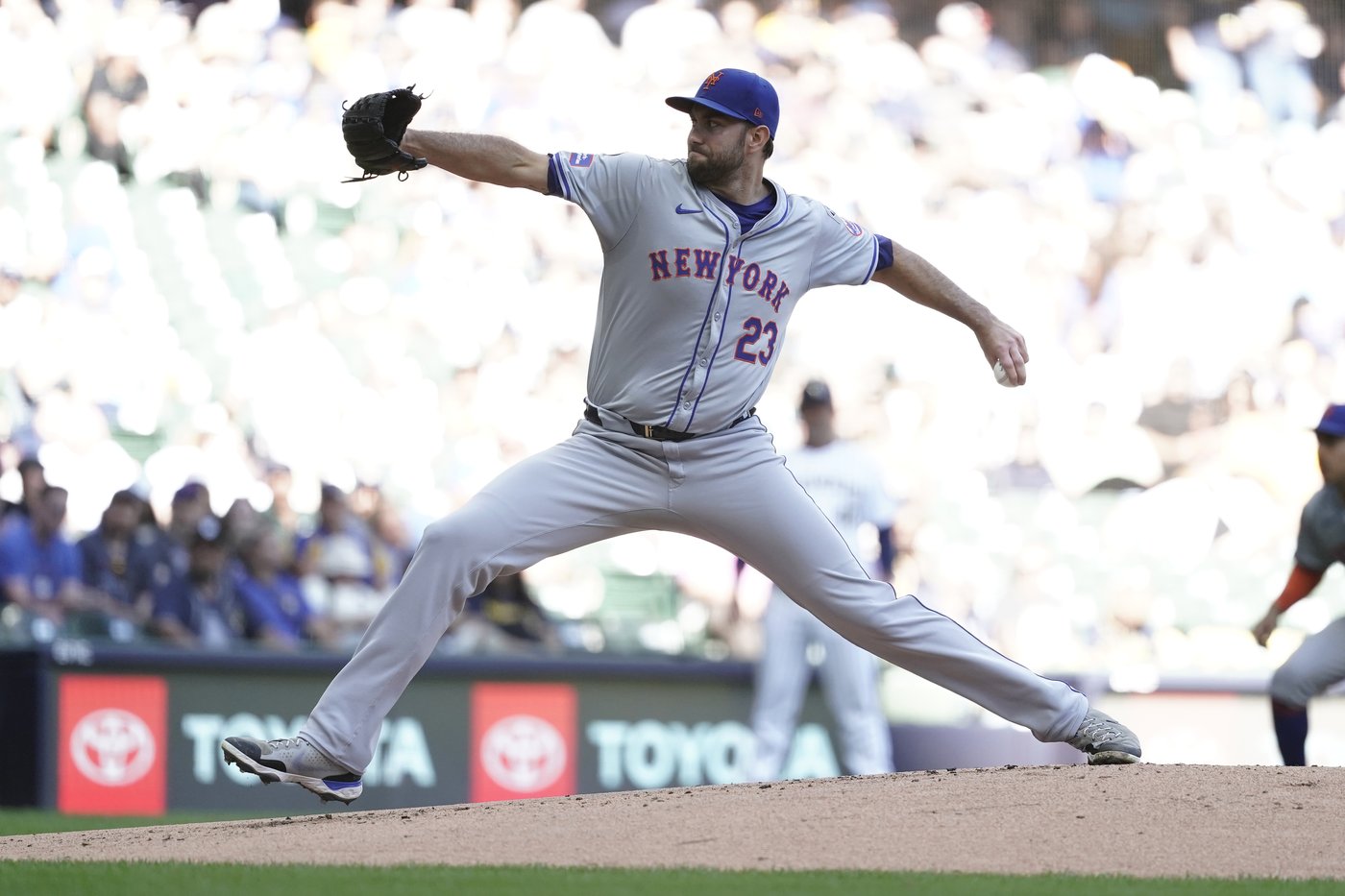 Mets blank Brewers 5-0 behind Lindor and Peterson to move 1 win from wild card | iNFOnews.ca
