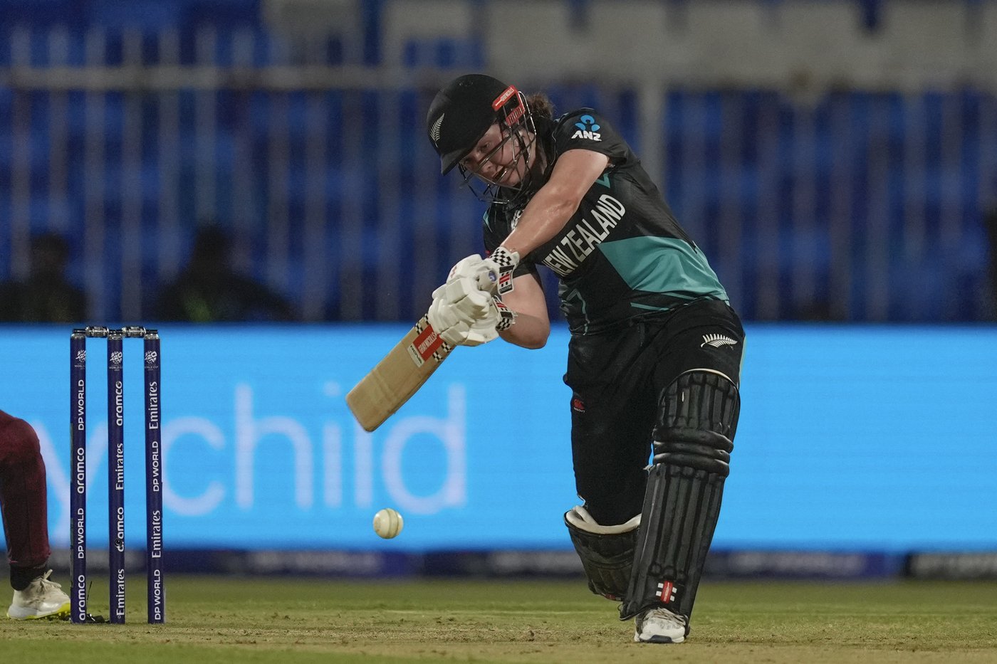New Zealand survives anxious last over to beat West Indies and reach Women’s T20 World Cup final | iNFOnews.ca