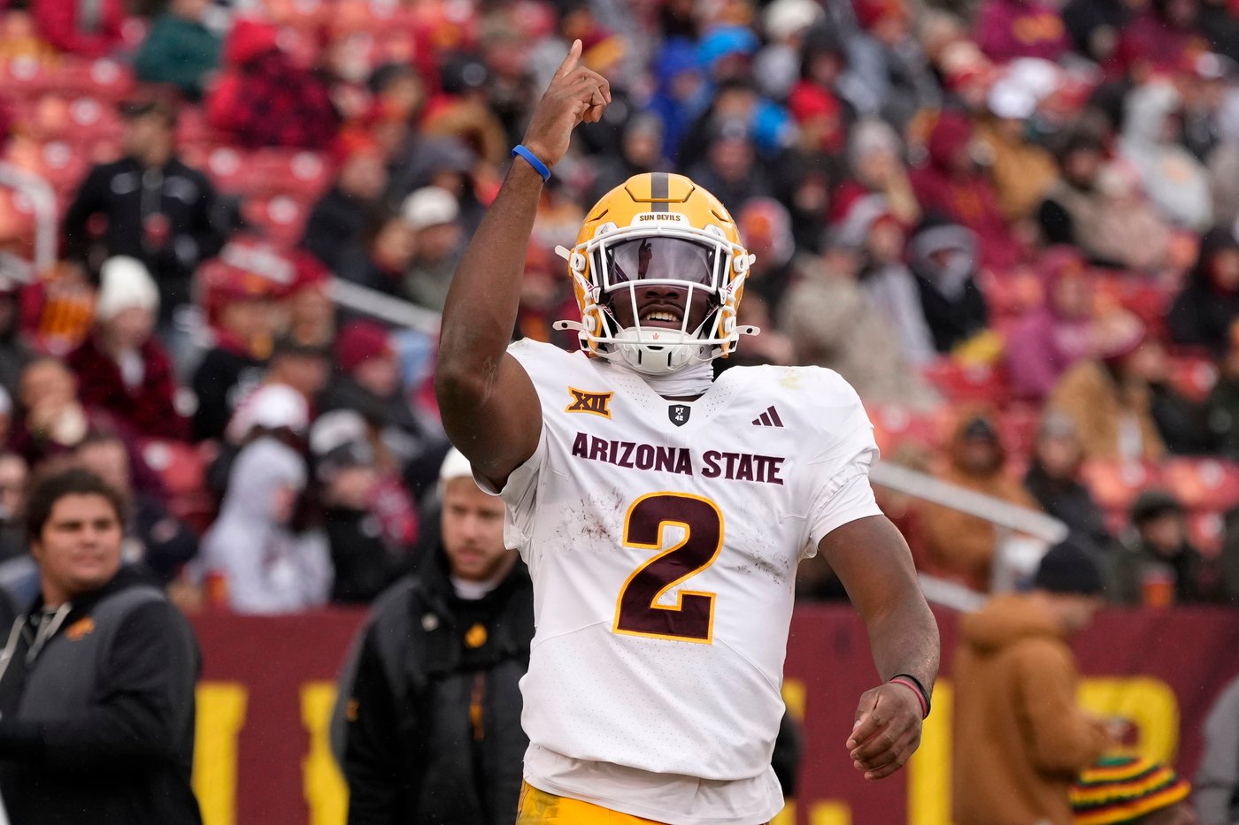 Sims sets Arizona State QB rushing record with 228 yards in 24-19 victory over Iowa State | iNFOnews.ca