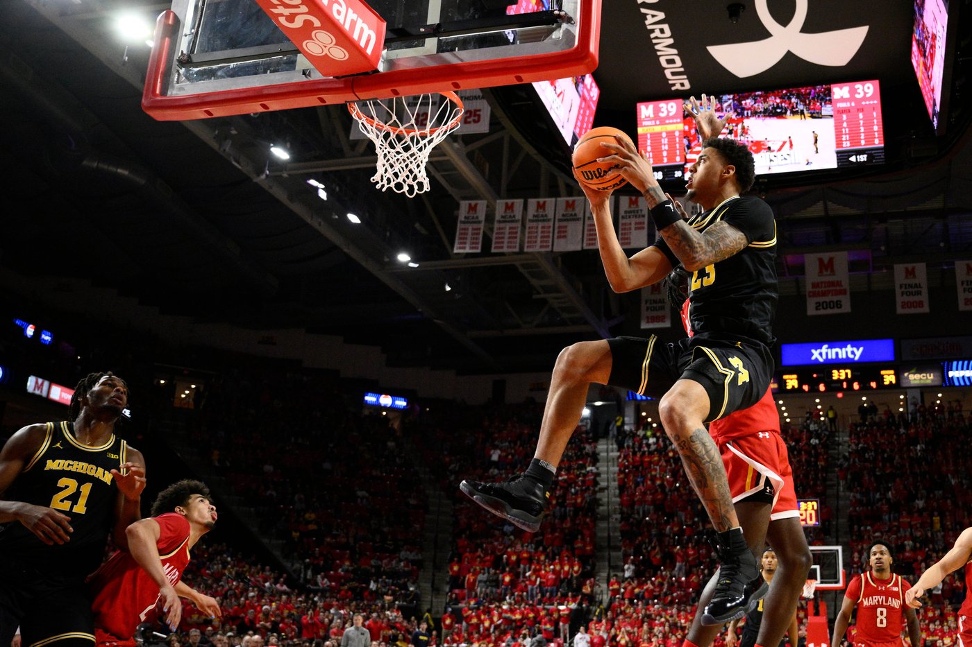 Yaxel Lendeborg scores 29 points and No. 2 Michigan stays unbeaten with 101-83 win over Maryland | iNFOnews.ca