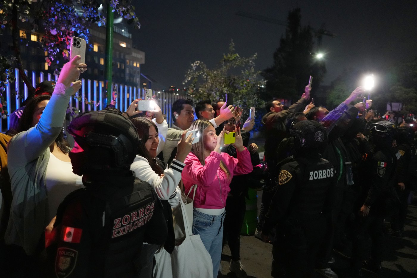Mexico City tightens security and caps crowds for Mexico-England match after 4 deaths | iNFOnews.ca