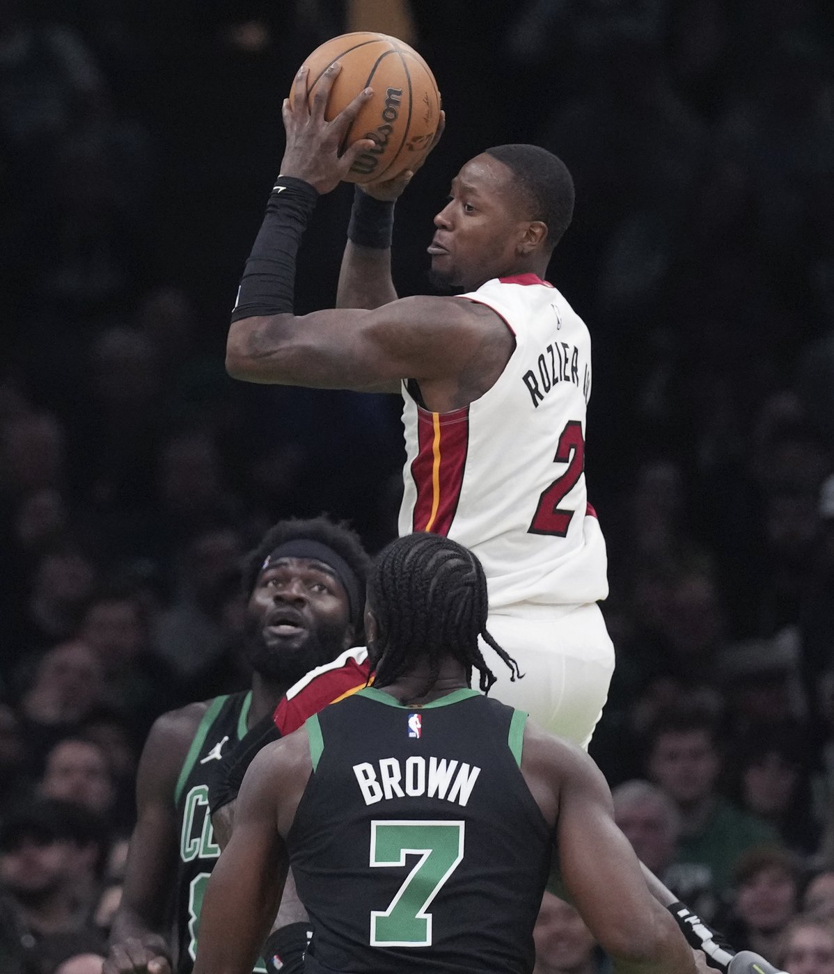 Brown scores 29, Pritchard adds 25 bench points to lead Celtics past Heat 108-89 | iNFOnews.ca Brown scores 29, Pritchard adds 25 bench points to lead Celtics past Heat 108-89 | iNFOnews.ca