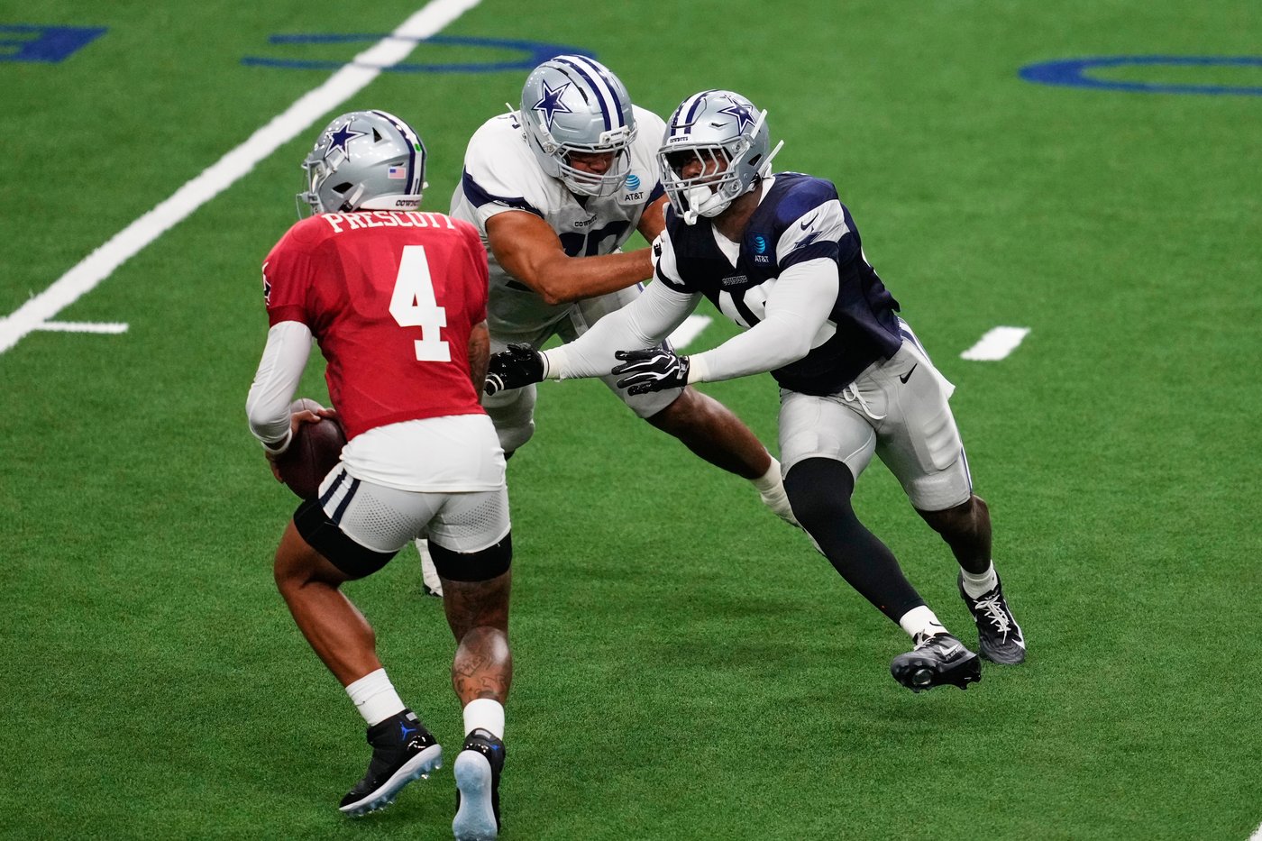 Cowboys waive backup QB Joe Milton and say tackle Broderick Jones will compete to start | iNFOnews.ca