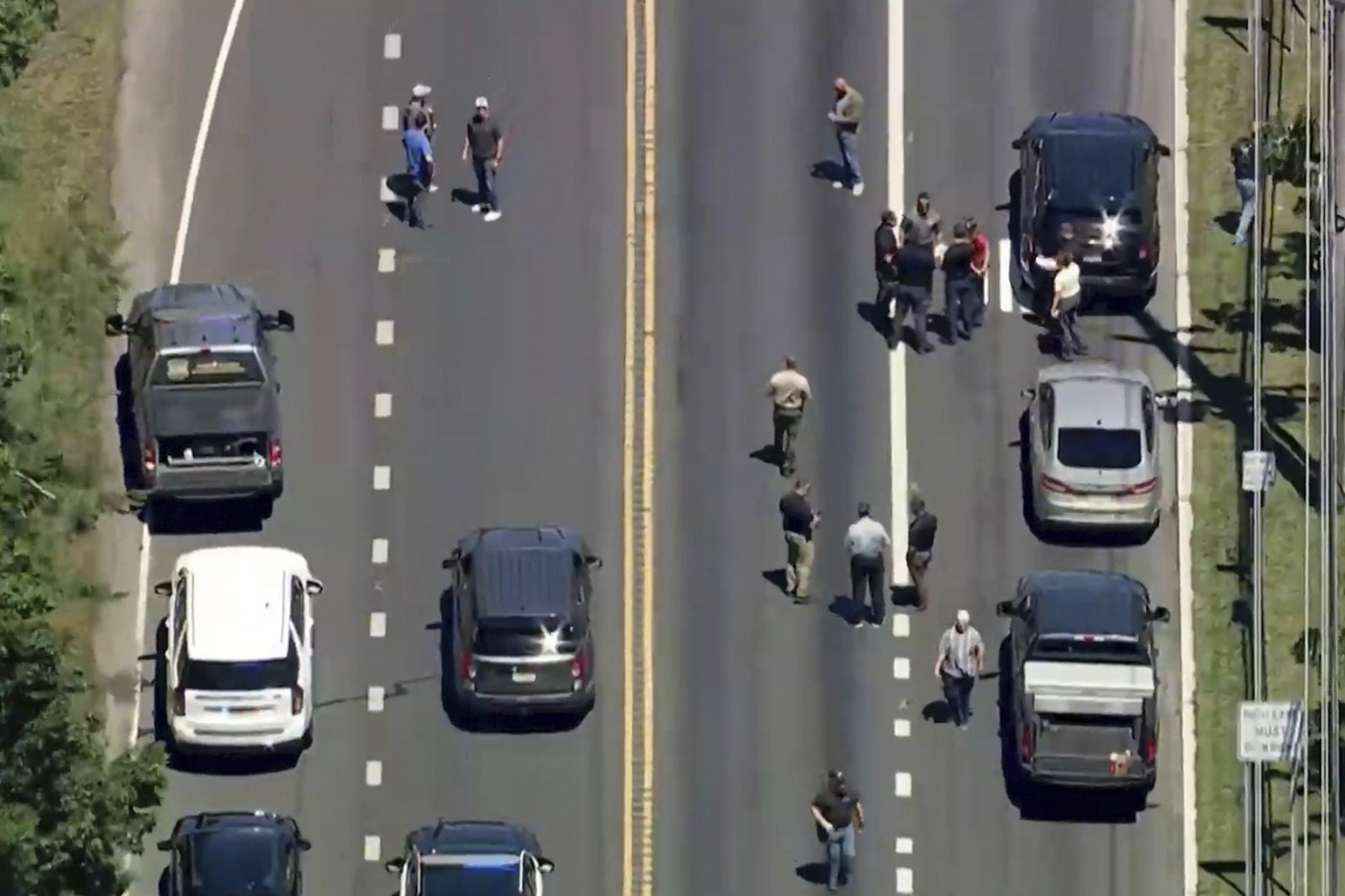 Immigration agent fires gun after being hit by vehicle in New Jersey, police say | iNFOnews.ca Immigration agent fires gun after being hit by vehicle in New Jersey, police say | iNFOnews.ca