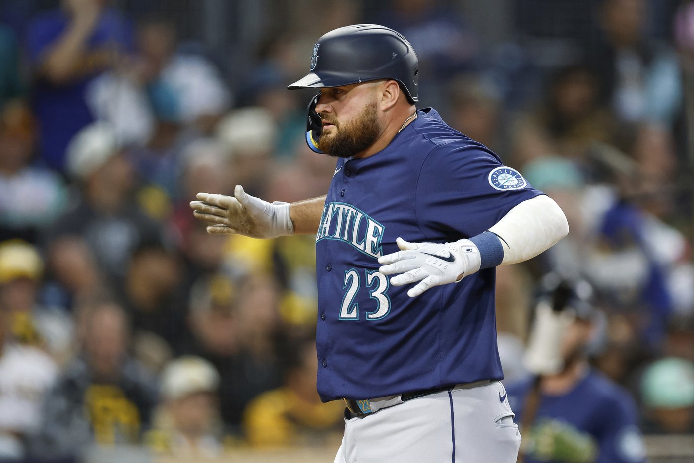 Hail, Hail: 3 homers propel Mariners to 5-1 win vs. Padres in Vedder Cup opener | iNFOnews.ca