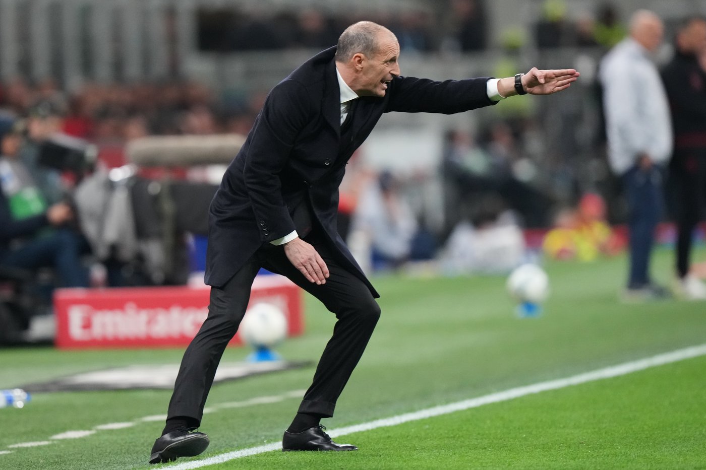 AC Milan turns jeers into cheers vs Torino and cuts Inter’s Serie A lead to 6 points | iNFOnews.ca